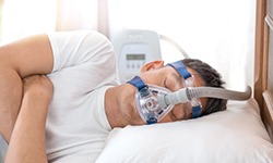 woman speaking to doctor about cpap